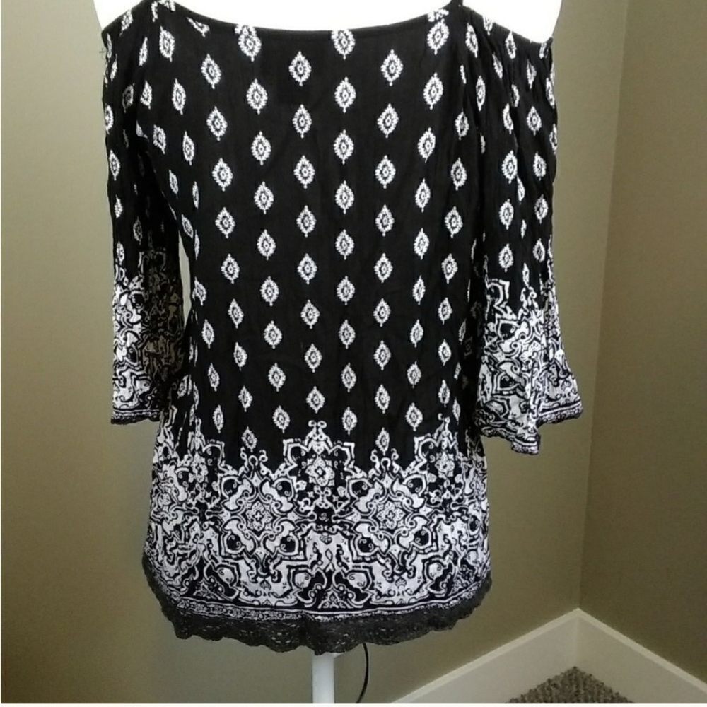 Angie Black and White Patterned Blouse - Picture 2 of 6